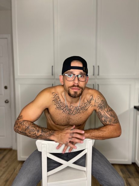 Foto di nudo di fuga di OnlyFans di Michaelgrey69