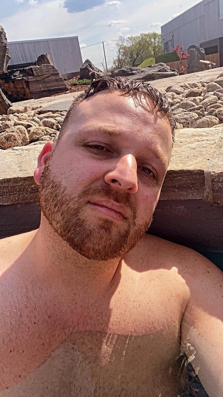 Foto di nudo di fuga di OnlyFans di Bass