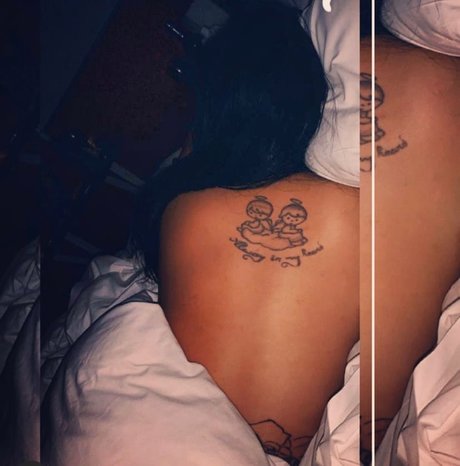 Foto di nudo di fuga di OnlyFans di Mia Muoz