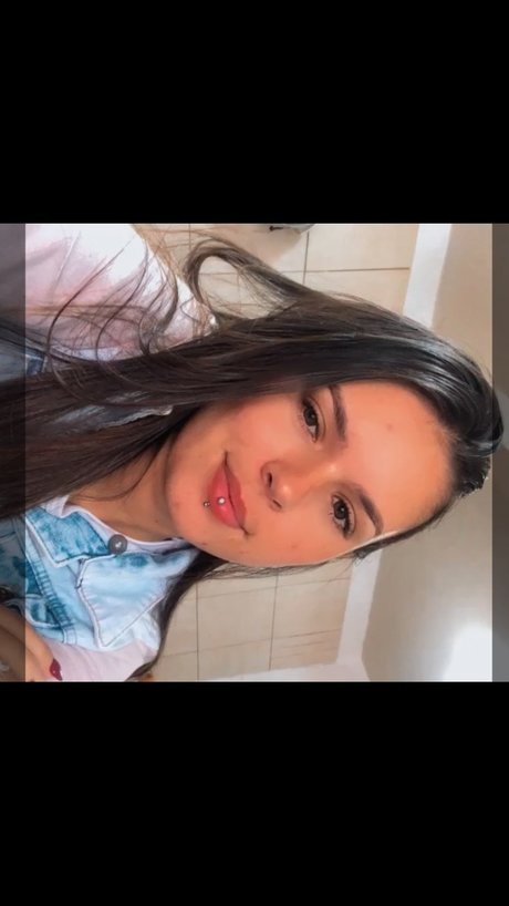 Foto di nudo di fuga di OnlyFans di Camila Martins