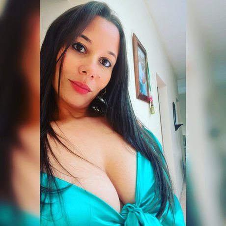 Foto di nudo di fuga di OnlyFans di Mimadita Linda
