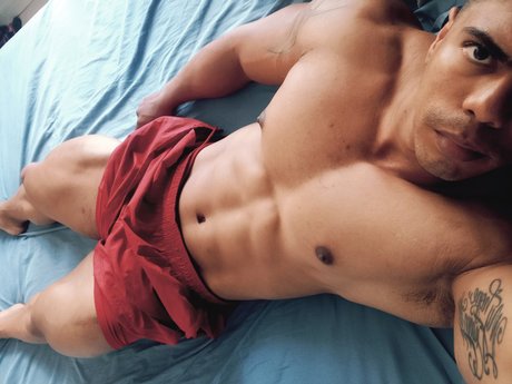 Foto di nudo di fuga di OnlyFans di Milton Ospina