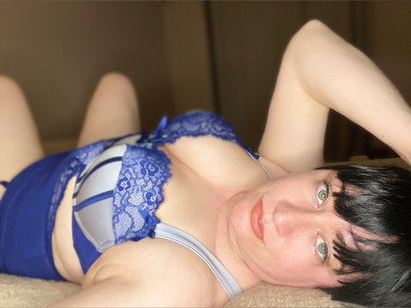 Foto di nudo di fuga di OnlyFans di  Millie Gray 