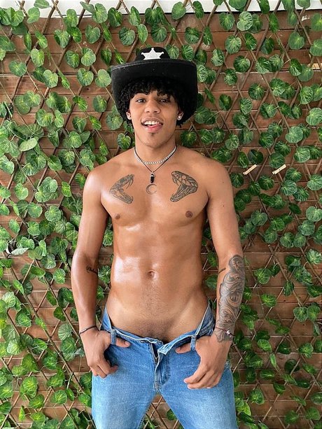 Foto di nudo di fuga di OnlyFans di Miller 