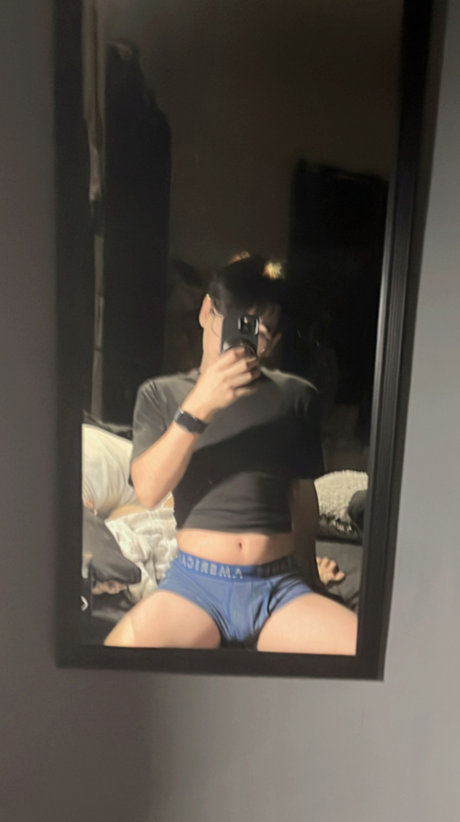 Foto di nudo di fuga di OnlyFans di Andy 