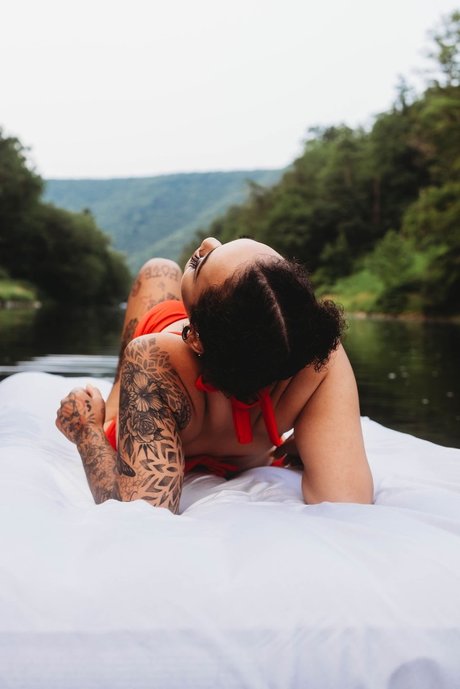 Foto di nudo di fuga di OnlyFans di Desi