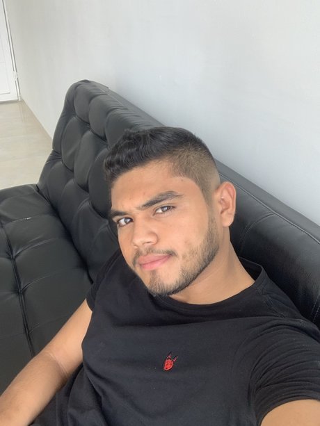 Foto di nudo di fuga di OnlyFans di Andrs Moreno