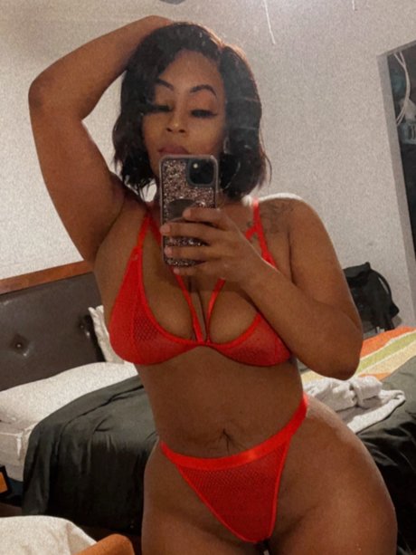 Foto di nudo di fuga di OnlyFans di Chanel Starrr