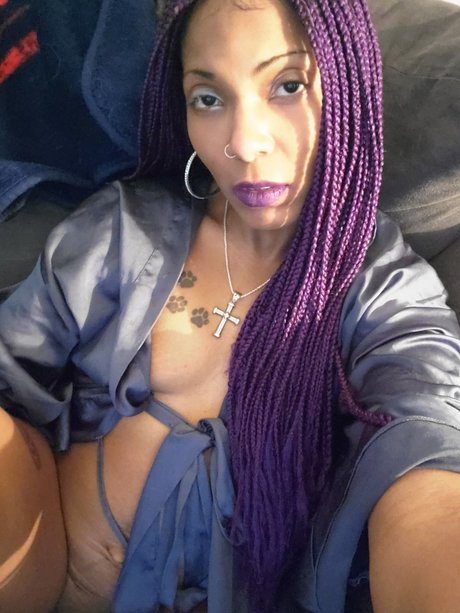 Foto di nudo di fuga di OnlyFans di Caramelredd1