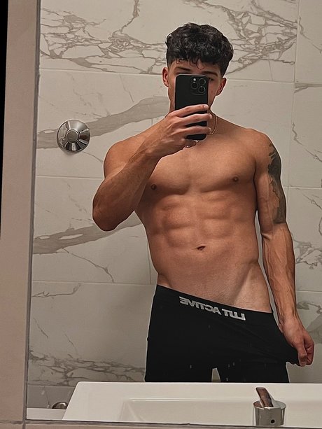Foto di nudo di fuga di OnlyFans di Soldier 