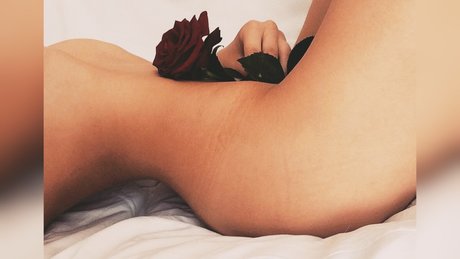 Foto di nudo di fuga di OnlyFans di 28 Milena