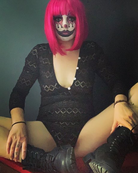 Foto di nudo di fuga di OnlyFans di Missfrownyclown