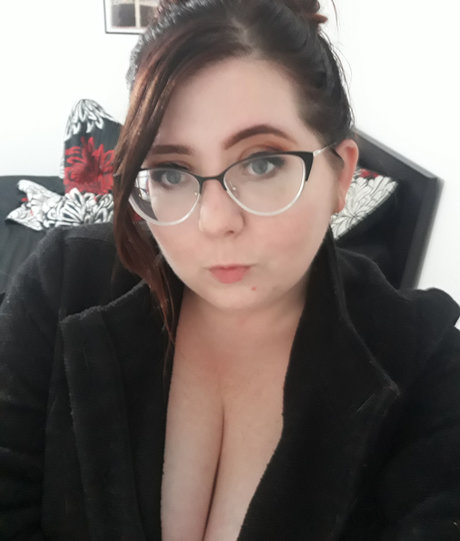 Foto di nudo di fuga di OnlyFans di Miss Evanna Baron