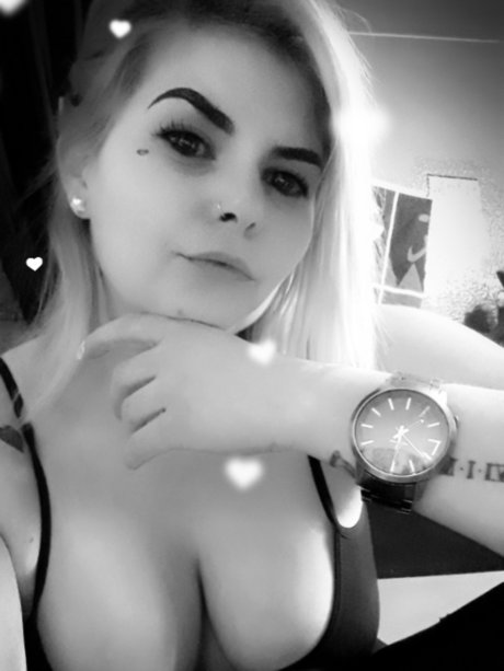 Foto di nudo di fuga di OnlyFans di Miss Charlie Napolon
