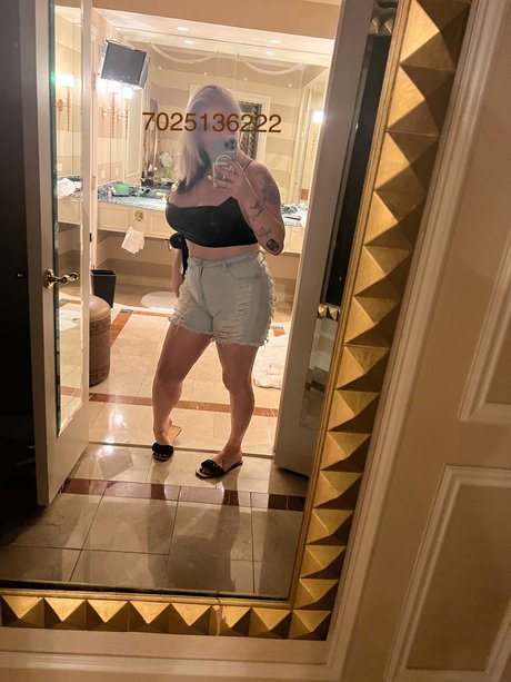 Foto di nudo di fuga di OnlyFans di Candy Redd