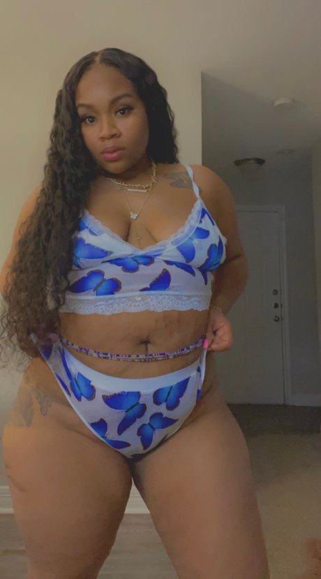 Foto di nudo di fuga di OnlyFans di Bee