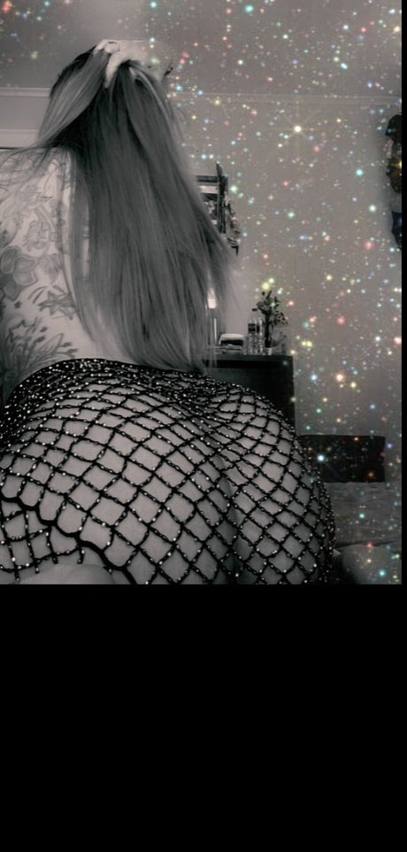 Foto di nudo di fuga di OnlyFans di Missbaker