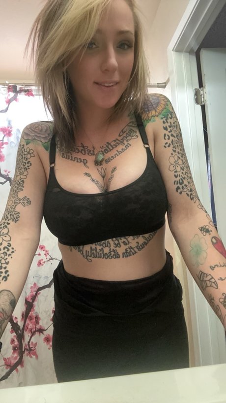 Foto di nudo di fuga di OnlyFans di Bailey James