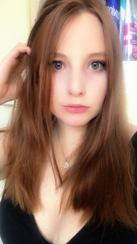 Foto di nudo di fuga di OnlyFans di Aya