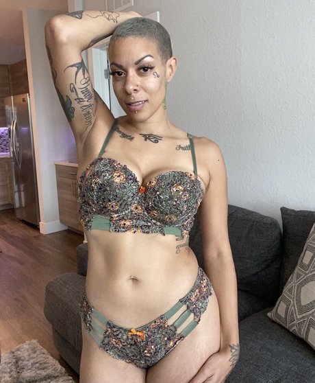 Foto di nudo di fuga di OnlyFans di Jeanie Marie
