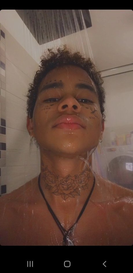 Foto di nudo di fuga di OnlyFans di Samuel