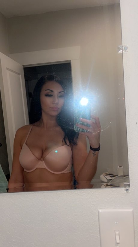 Foto di nudo di fuga di OnlyFans di Amor