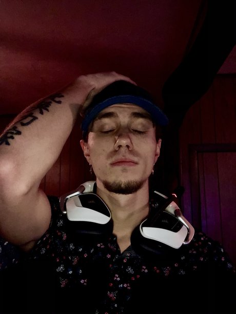 Foto di nudo di fuga di OnlyFans di Jdmboy