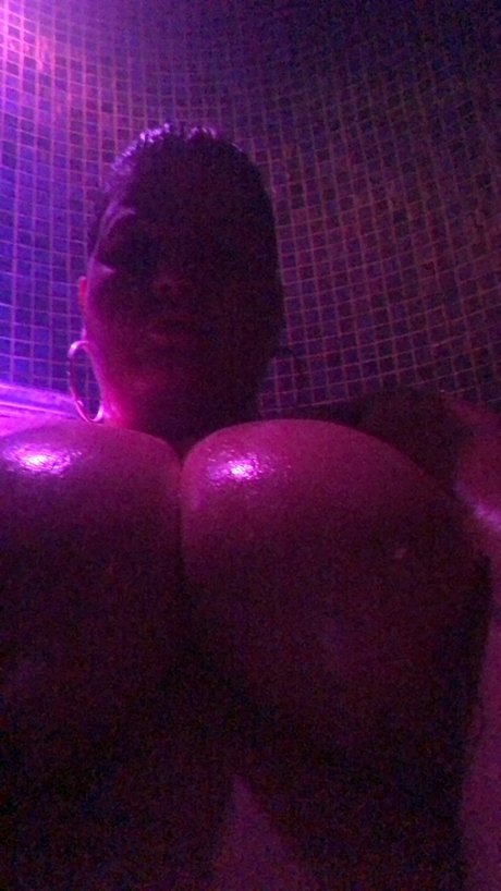 Foto di nudo di fuga di OnlyFans di Curvy Kezza
