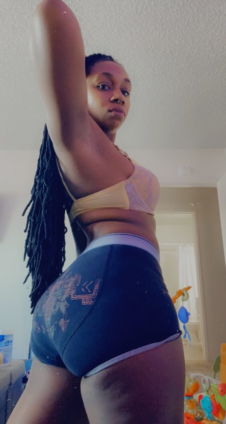 Foto di nudo di fuga di OnlyFans di Jasmin Monet
