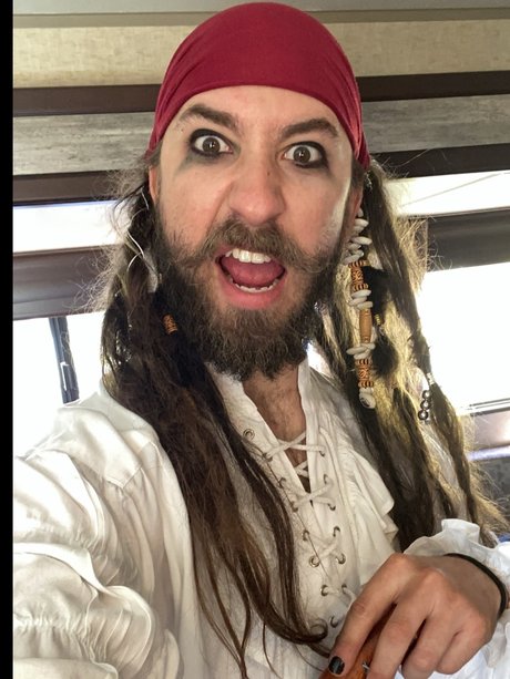 Foto di nudo di fuga di OnlyFans di Captain Arrgasm