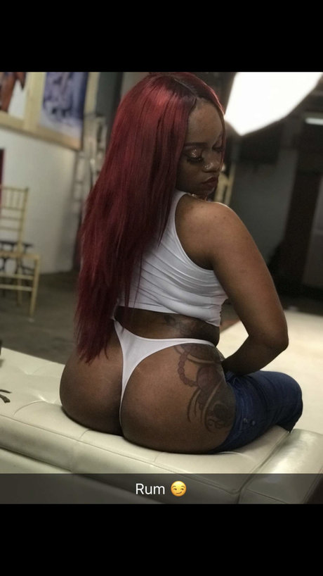 Foto di nudo di fuga di OnlyFans di Missrum2u