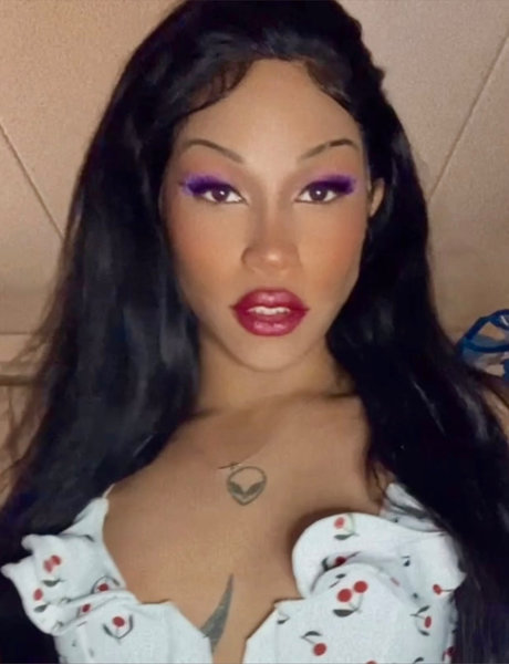 Foto di nudo di fuga di OnlyFans di Miss J  Transunique
