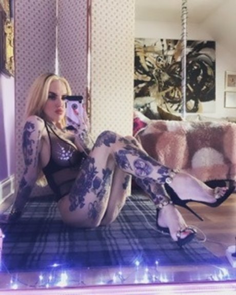 Foto di nudo di fuga di OnlyFans di Miss Darling 