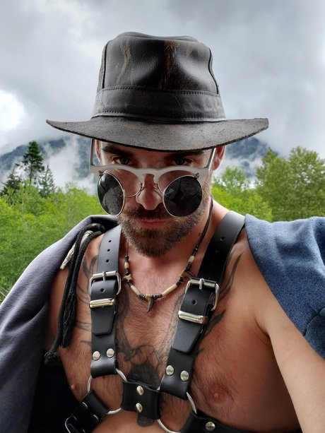 Foto di nudo di fuga di OnlyFans di Misha Wolf   Dom Mister Wolf Heslut