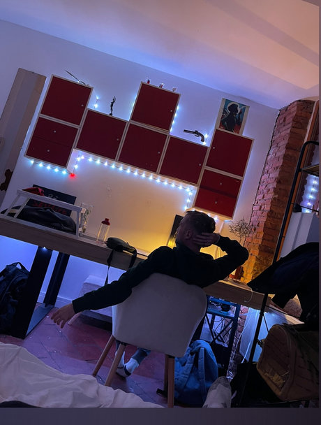 Foto di nudo di fuga di OnlyFans di Adriampampnico