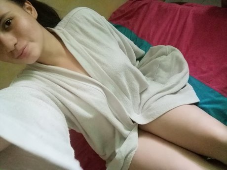 Foto di nudo di fuga di OnlyFans di Yuly  Mar