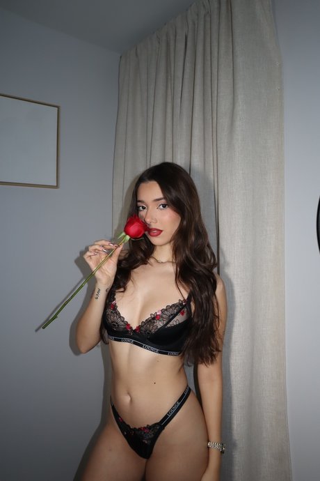 Foto di nudo di fuga di OnlyFans di Mirka Daniela