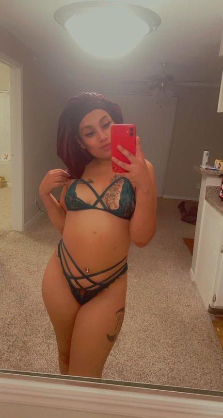 Foto di nudo di fuga di OnlyFans di Mila 
