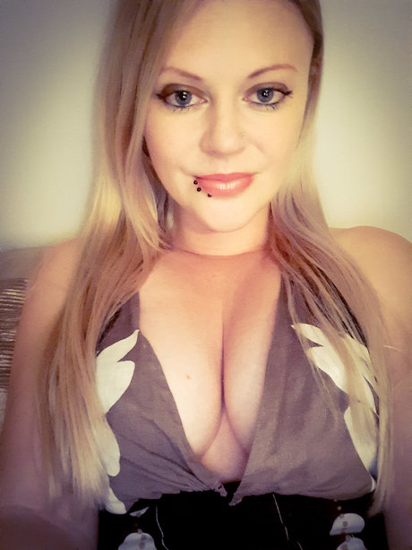 Foto di nudo di fuga di OnlyFans di Scarlett Smith