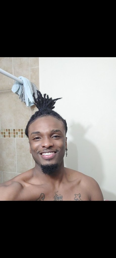 Foto di nudo di fuga di OnlyFans di Bigvessels