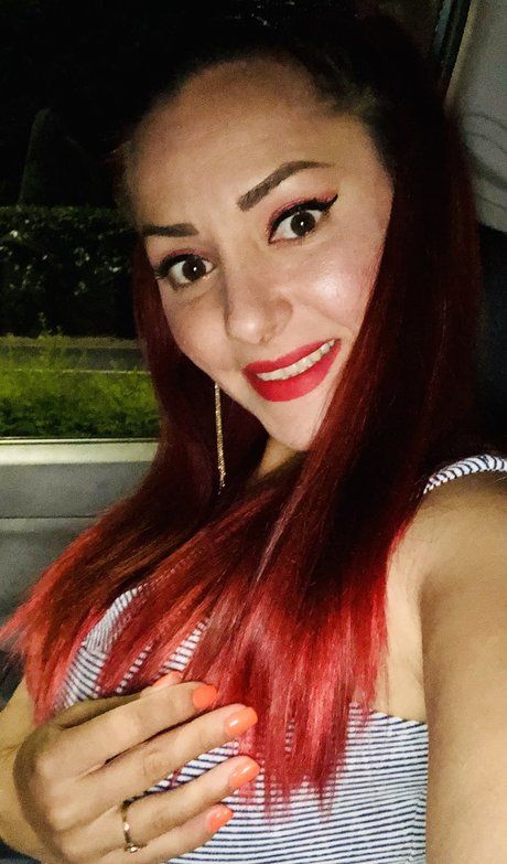Foto di nudo di fuga di OnlyFans di Ambra