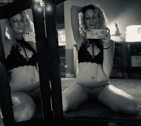 Foto di nudo di fuga di OnlyFans di Kat