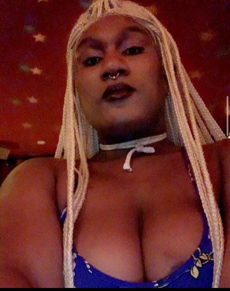 Foto di nudo di fuga di OnlyFans di Ts Nikki