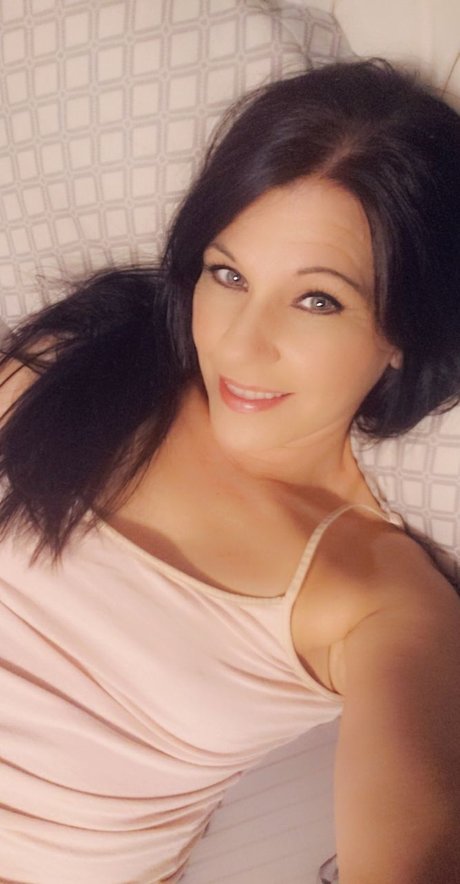 Foto di nudo di fuga di OnlyFans di Your Internet Gf 