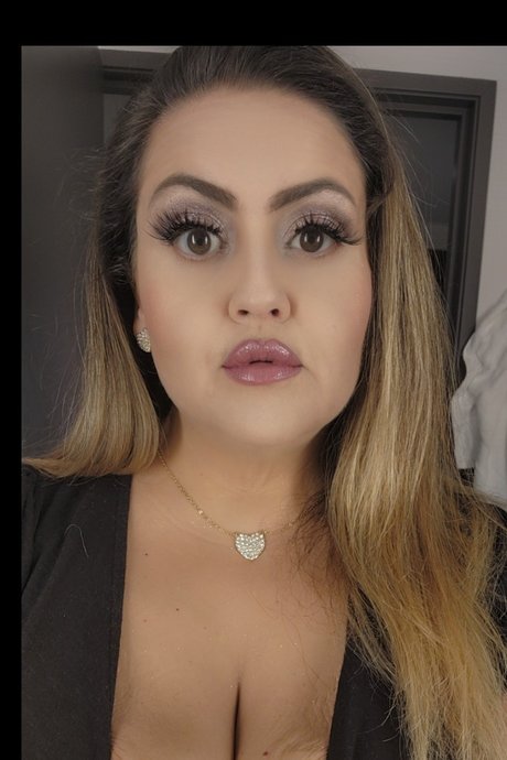 Foto di nudo di fuga di OnlyFans di Missmeowewoweee