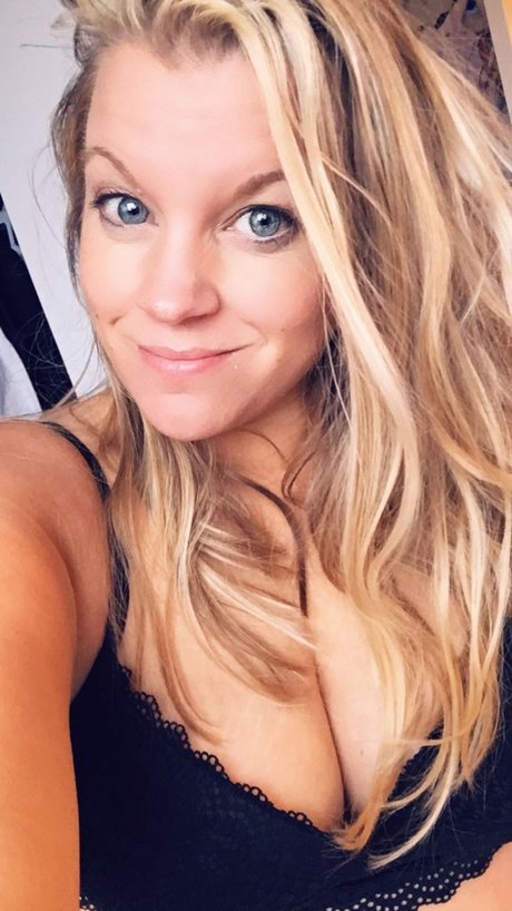 Foto di nudo di fuga di OnlyFans di Kayleigh