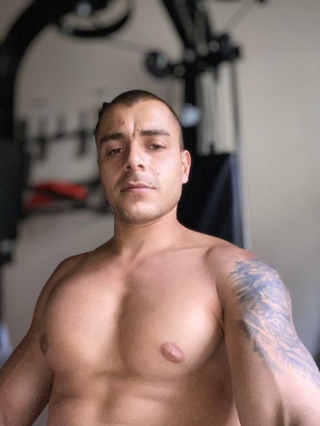 Foto di nudo di fuga di OnlyFans di Andres