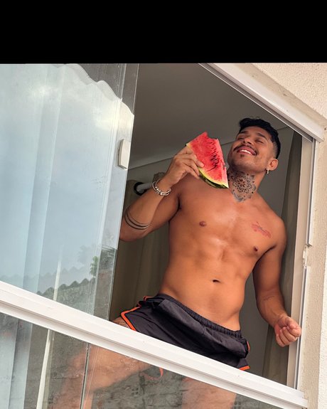Foto di nudo di fuga di OnlyFans di Jeosan