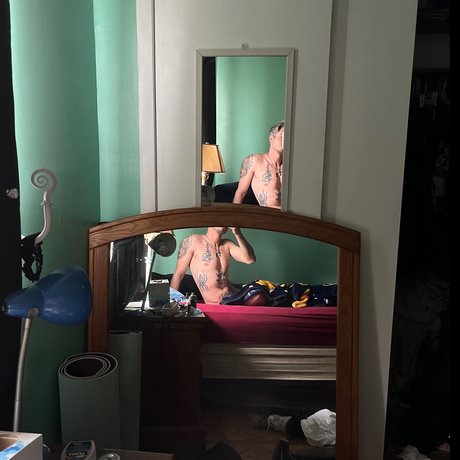 Foto di nudo di fuga di OnlyFans di Jason