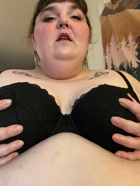 Anna Adore 